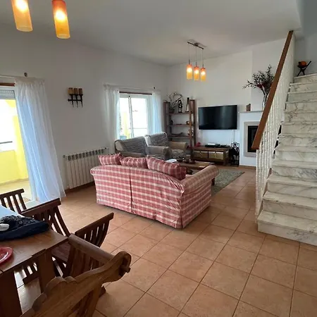 度假居 In Burgau,,quality, Pool, Only 200m From Sea & Beach .sea Facing. 布尔高