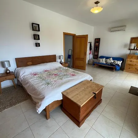 度假居 In Burgau,,quality, Pool, Only 200m From Sea & Beach .sea Facing. 布尔高